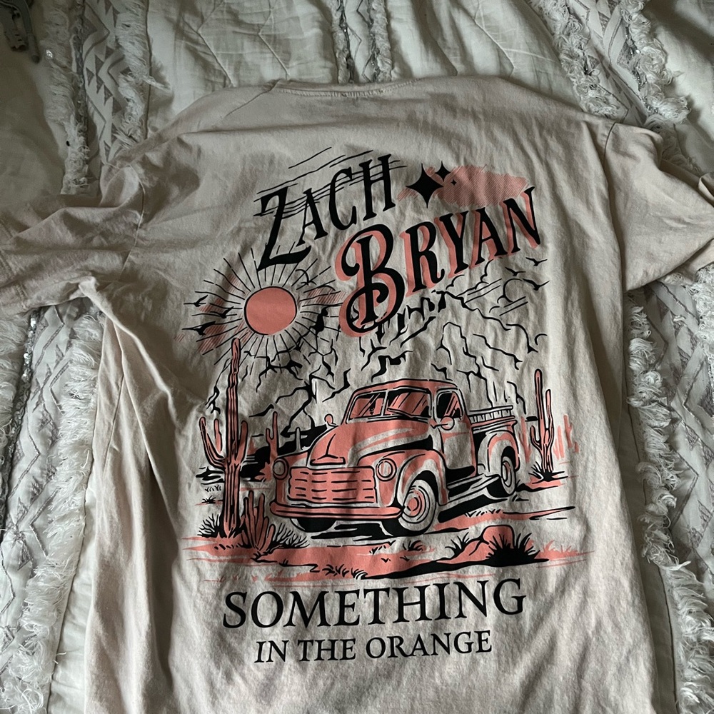 Graphic Tee with Vintage Truck Design